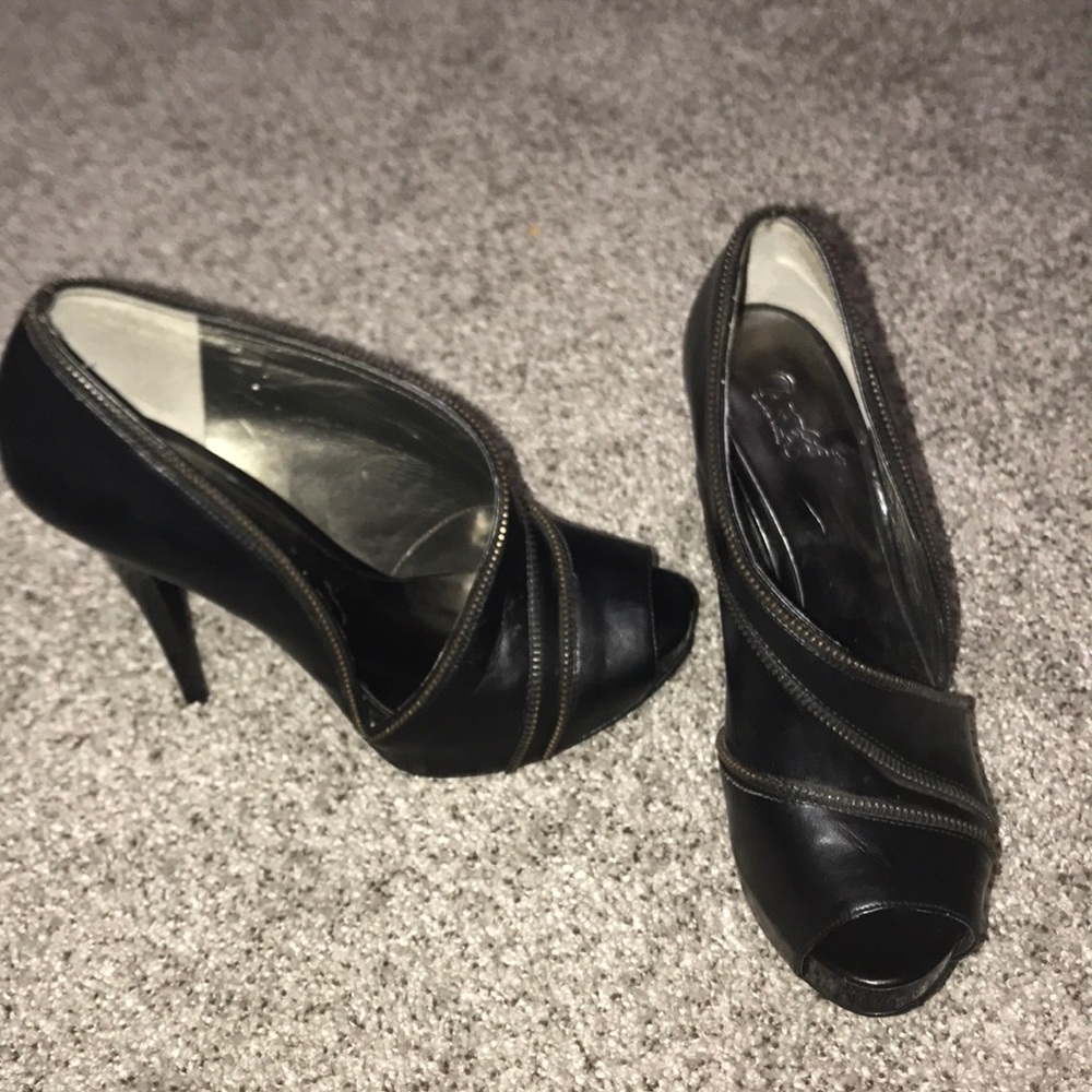 Carlos Santana zipper peep toe heels